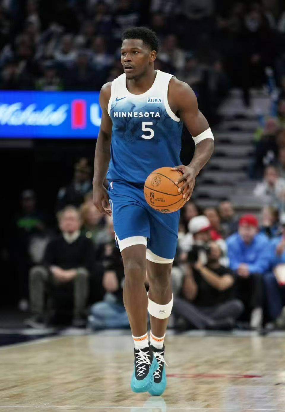 包含NBA赛事精采绝伦，球员技术造诣惊人！的词条